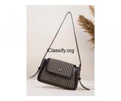 Every day, comfort with modern sling bags